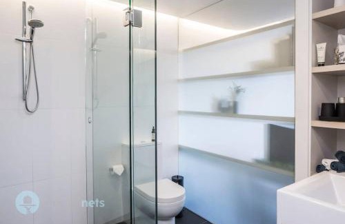 City West Apartment | 1 Bedroom Apt With Parking Walk to ANU