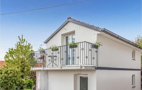 Jurdani House | 1 Bedroom Beautiful Home In Jurdani