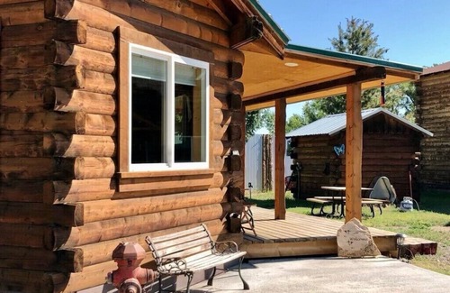 Del Norte Cabin | 1-bedroom cabin just a short walk to Rio Grande