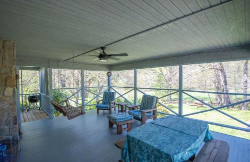 West Jefferson House | 1 Bedroom Cabin Overlooking New River- Sleeps 4, Dogs OK, Fire Pit & More