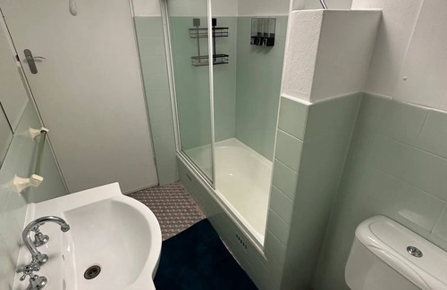 Wollongong CBD Apartment | 1 Bedroom CBD Apartment Queen Bed