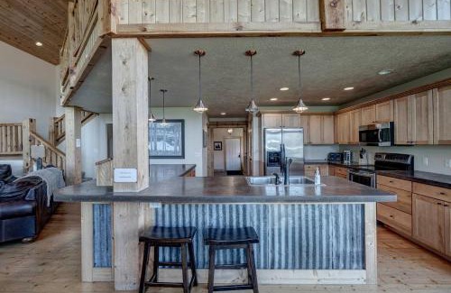 Deadwood Ski Chalet | 1 Bedroom Chalets In Lead