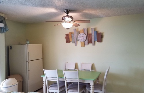 Sea Isle City Condo | 1-bedroom condo in the Sea Islander close to the heart of Sea Isle City!