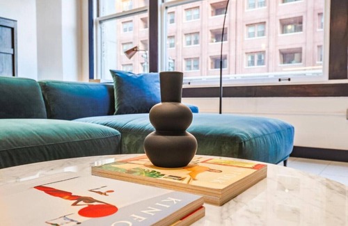 Historic Core Apartment | 1 Bedroom Condo with Rooftop Amenities – Pool, Jacuzzi & Breathtaking City Views