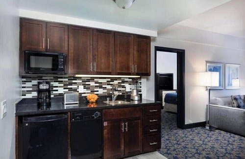 Lower Nob Hill Apartment | 1 bedroom deluxe suite at Club Wyndham Canterbury, San Francisco