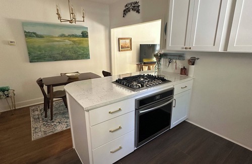 South River City House | 1-bedroom Duplex in Quiet Austin Neighborhood near Town Lake and South Congress.