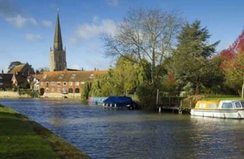 Abingdon Apartment | 1 bedroom flat sleeps 4 in Abingdon Oxfordshire