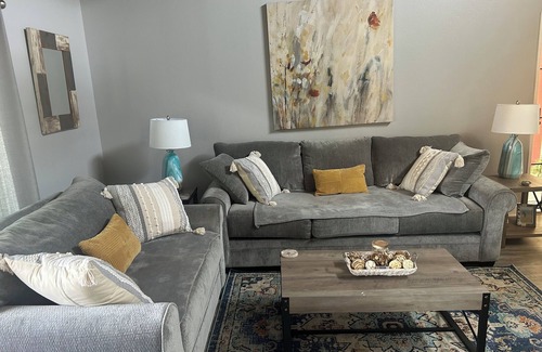 Jefferson Condo | 1 bedroom, for 2, with shared living room, in West LA, pool, hottub