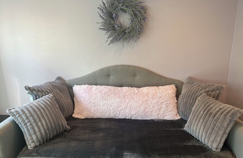 Jefferson Condo | 1 bedroom, for 2, with shared living room, in West LA, pool, hottub