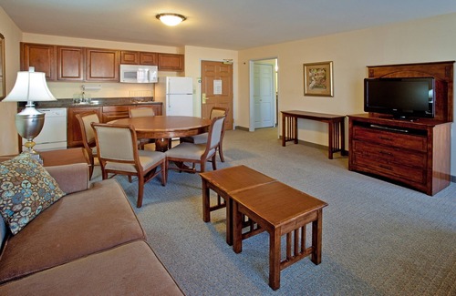 Albuquerque Condo | 1 Bedroom | Free Breakfast + Outdoor Pool