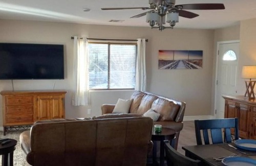 Williamson House | 1 bedroom guest house w/horse property