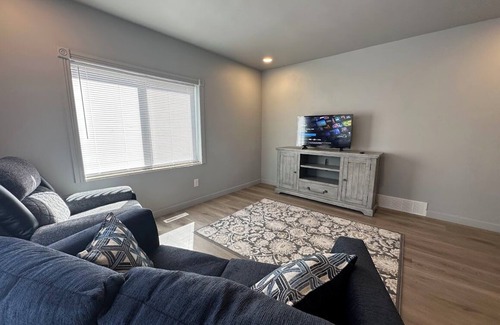 Spanish Fork House | 1-bedroom house in adorable Spanish Fork with WiFi, and full kitchen!