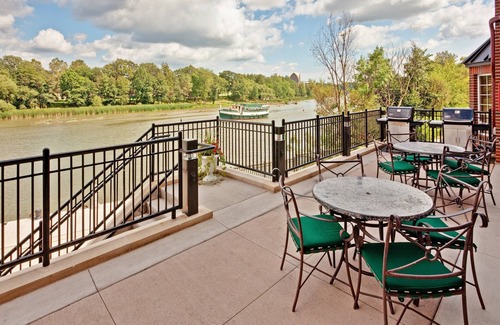 Rochester Condo | 1 Bedroom | Queen Suite Near the River