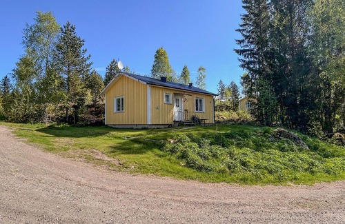Fegen House | 1 bedroom stunning home in Fegen