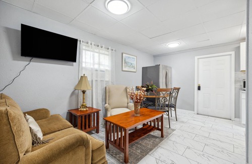 Taft House | 1-bedroom vacation home just 8 minutes from Florida Mall