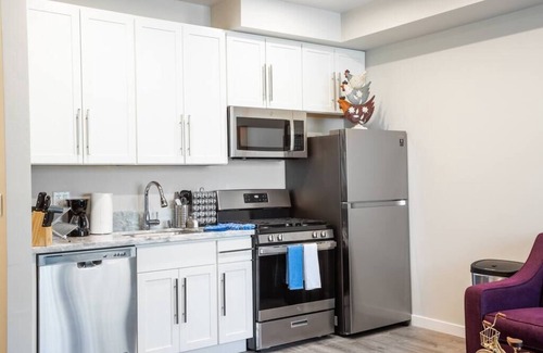 Bankers Hill Apartment | 1-Bedroom with Cali King Size Bed in San Diego