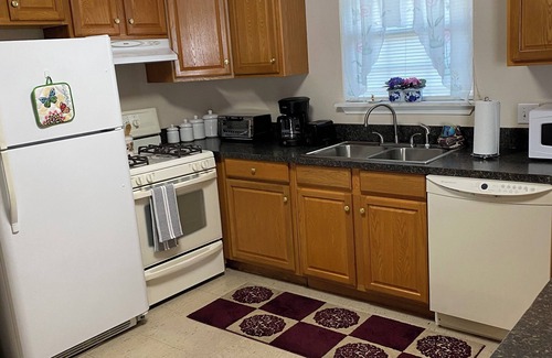 Mississippi City House | 1 block from beach 2-bedroom house in Gulfport with AC, WiFi. Enjoy your stay