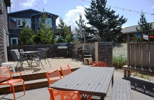Kiwanda Shores House | 1 Block From Beach, Sleeps 12, Open Plan, Large Deck, Game Room