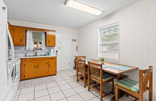 Laguna Beach House | 1 Block to Beach Sleeps 7 Pet Friendly Laguana Beach