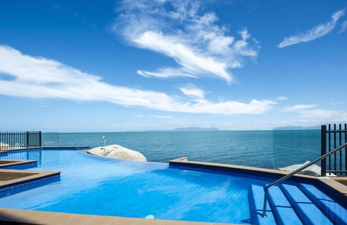 Nelly Bay Apartment | 1 Bright Point Apartment 4202