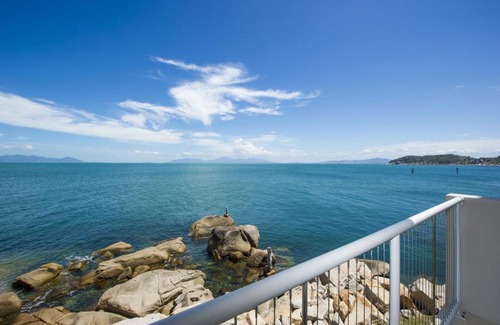 Nelly Bay Apartment | 1 Bright Point Apartment 4202
