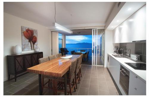 Nelly Bay Apartment | 1 Bright Point Apartment 5201