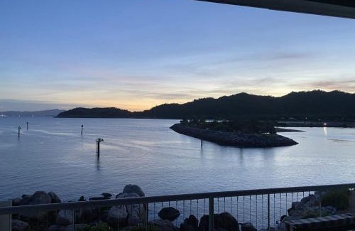 Nelly Bay Apartment | 1 Bright Point Apartment 2303