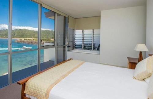 Nelly Bay Apartment | 1 Bright Point Apartment 3303