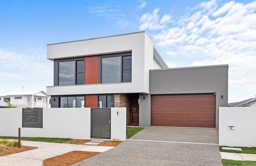 Pelican Waters House | 1 Bulwer Dr Pelican Waters