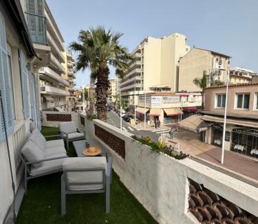 Juan-les-Pins Apartment | 1 Ch. Luxe Apt|Cœur de Juan-les-Pins|Plage à 50m