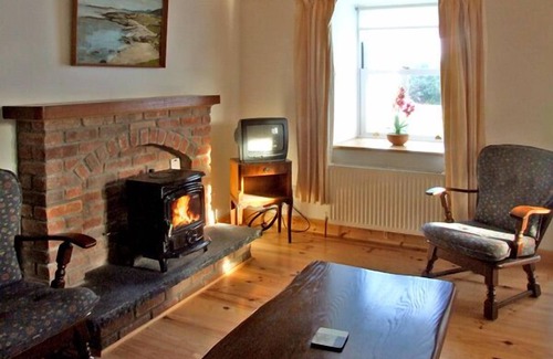Kilkieran Cottage | 1 CLANCY COTTAGES, family friendly in Kilkieran, County Galway