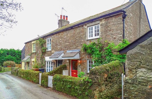 Burgh Island Cottage | 1 GABBERWELL COTTAGES, pet friendly, with open fire in Kingston