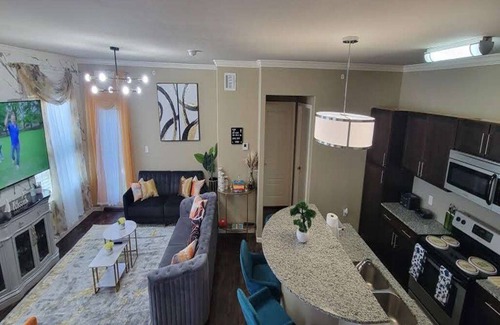 Moore Apartment | 1 king bed,2 sofa beds,office,walk shopping restaurant,12min OU ,15min Airport