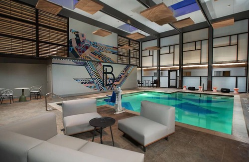 Northeast Dallas House | 1 King Bed in The Beeman Hotel! Parking, Live Music