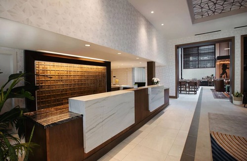 Northeast Dallas House | 1 King Bed in The Beeman Hotel! Parking, Live Music