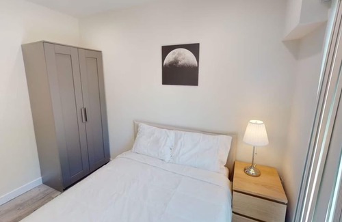Clayton Apartment | 1 master bedroom for 3 weeks rent (1-22 July)