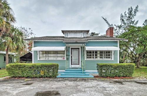 Lake Worth House | 1 Mi to Beach Lake Worth Abode with Outdoor Oasis!