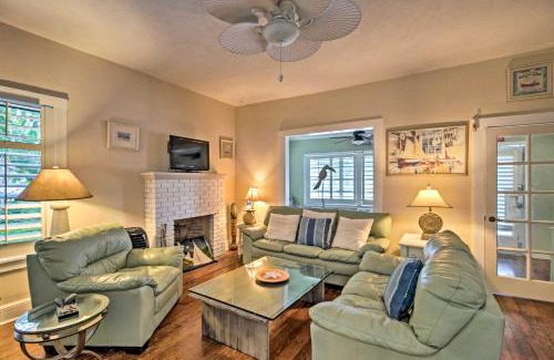 Lake Worth House | 1 Mi to Beach Lake Worth Abode with Outdoor Oasis!