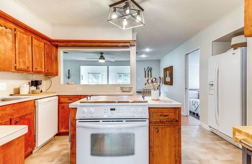 West Livingston House | < 1 Mi to Boat Ramp: Lake Livingston Retreat!