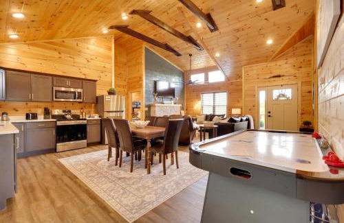 Sevierville House | 1 Mi to Douglas Lake Blissful Escape with Hot Tub!