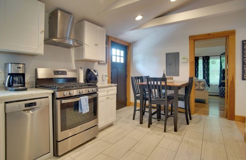 East Chop House | 1 Mi to Ferry Terminal: Oak Bluffs Family Retreat!