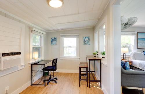 Lake Worth Apartment | 1 Mi to Lake Worth Beach Park Chic Studio