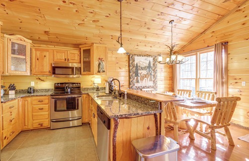 Blairsville Cabin | 1 Mi to Nottely Lake: Home w/Furnished Deck!