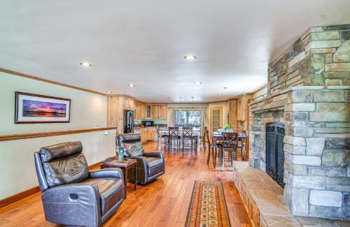 South Lake Tahoe House | 1 Mi to Ski Resort South Lake Tahoe Townhome