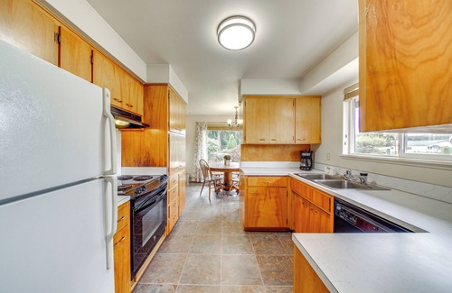 Carnation House | 1 Mi to Snoqualmie River: Pet-Friendly Home!
