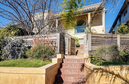 North and East House | 1 Mi to Train: Bay Area Home w/Skyline Views!