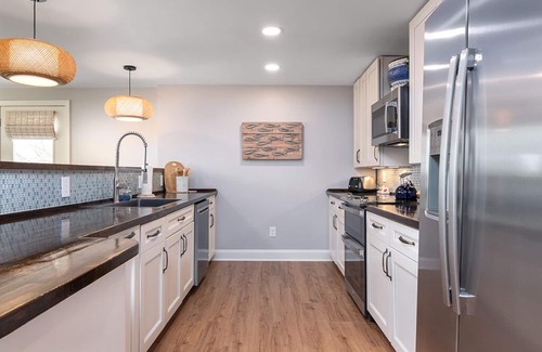 Briggs Farm House | 1 mile to Scarborough Beach-CENTRAL AIR! Block Island Ferry, Narragansett, 7 bed