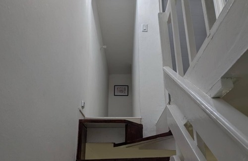 New Kingston House | 1 min from Bob Marley Museum - The Opulent Manor