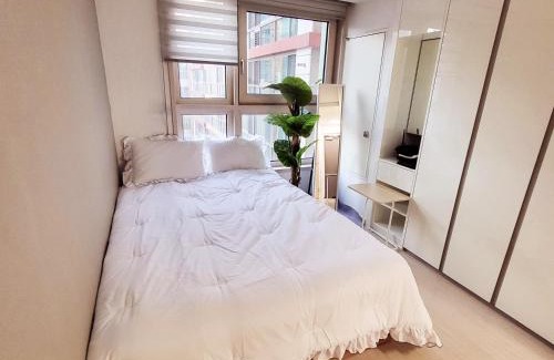 Seocho-dong Apartment | 1 min to Sinnonhyeon Cute and Cozy House# Netflix