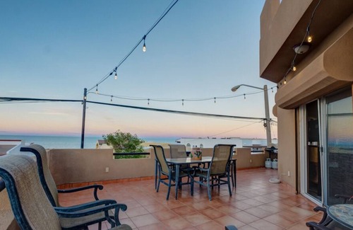 Villas de Las Palmas House | 🏖1 Min Walk to Beach🏖 Spacious Luxury Family Villa